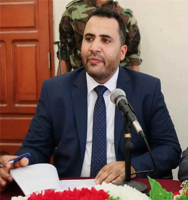 الفجير يدعو محافظي المحافظات لمضاعفة جهود الخدمات ورص الصف والإلتفاف حول القيادة السياسية