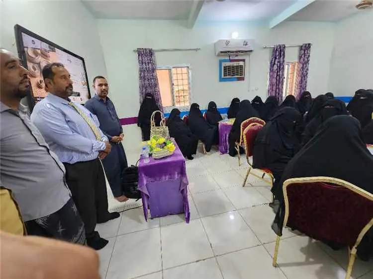 نائب عميد كلية الزراعة بجامعة سيئون ومسؤولو الزراعة والصادرات بتريم يزورون مشروع "إبداع النخيل"