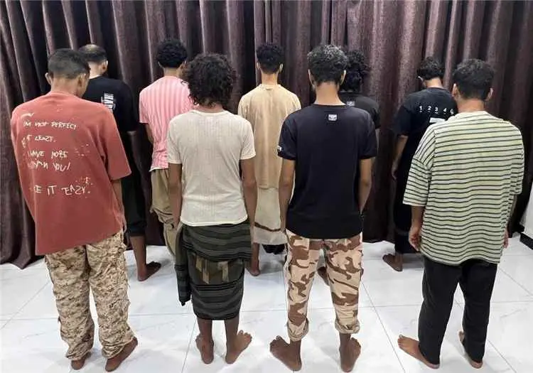 إدارة مكافحة المخدرات بعدن تطيح بتسعة متهمين في عد...