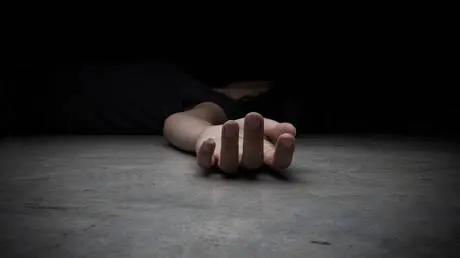 "استأجرت رجلا للاعتداء عليها جنسيا وتعذيبها وقتلها...