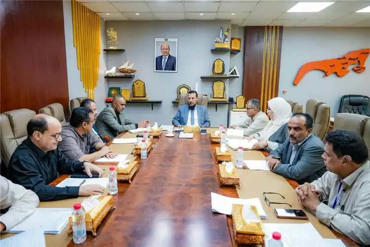 المحافظ شيخ يترأس اجتماعًا للوقوف أمام التحديات ال...