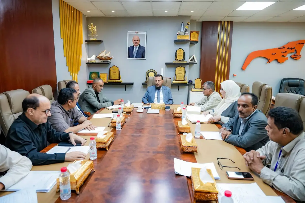 المحافظ شيخ يترأس اجتماعًا للوقوف أمام التحديات ال...