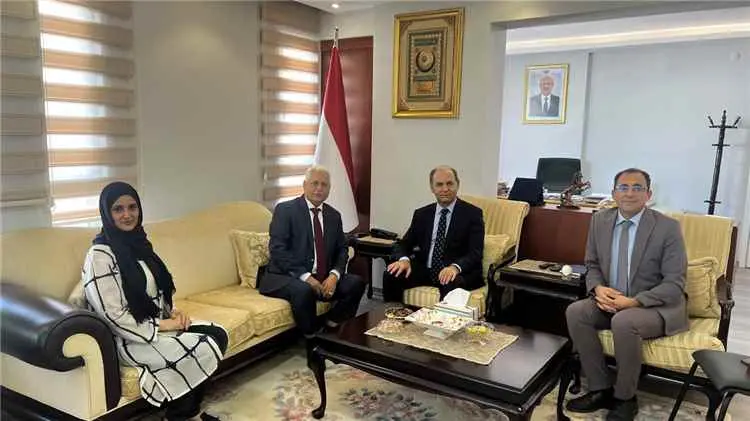 سفير بلادنا يبحث مع رئيس جامعة مؤسسة الطيران الترك...