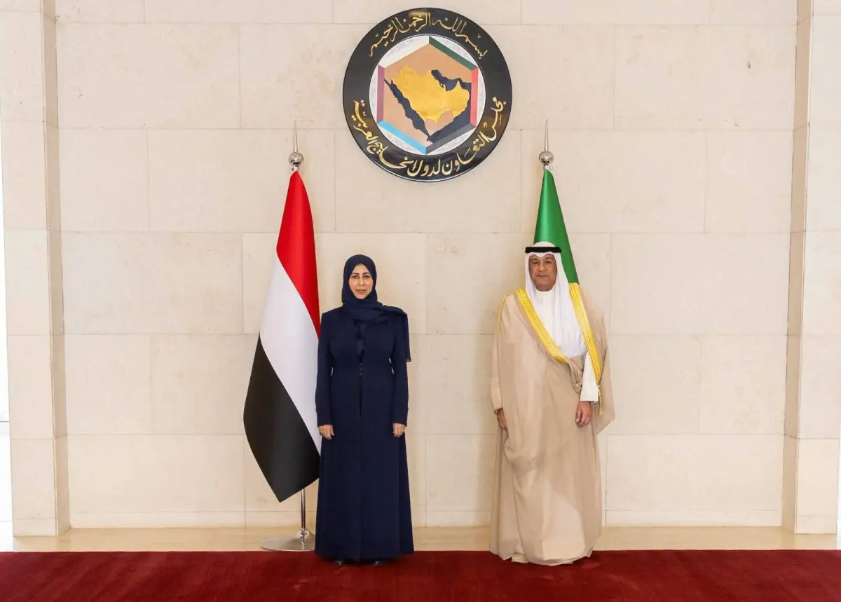 وزيرة الخارجية وأمين عام مجلس التعاون يبحثان تعزيز...