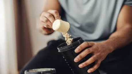 هل يؤدي الإفراط في استهلاك البروتين إلى الموت المب...