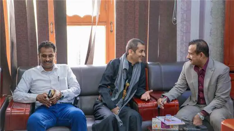 المحافظ بن الوزير يؤكد دعم السلطة المحلية لخطط الت...