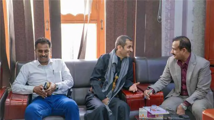 وجه بحزمة من المشاريع لصعيد. محافظ شبوة يشيد بجهود مكافحة المخدرات، ويؤكد دعم السلطة لها