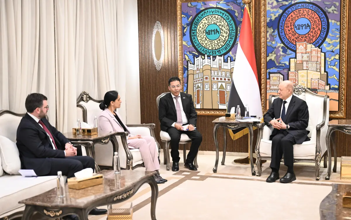 رئيس مجلس القيادة: اليمن دخل مرحلة جديدة من استعاد...