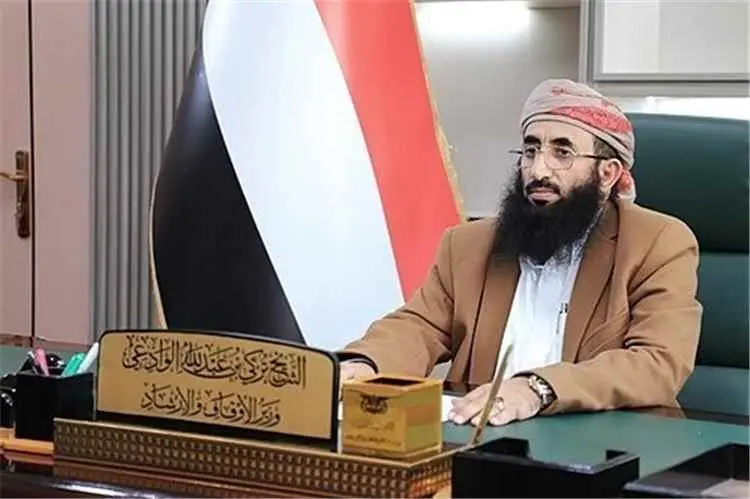 وزير الأوقاف والإرشاد يحذر من مخاطر المخدرات ويدعو إلى تكاتف الجهود لحماية الشباب