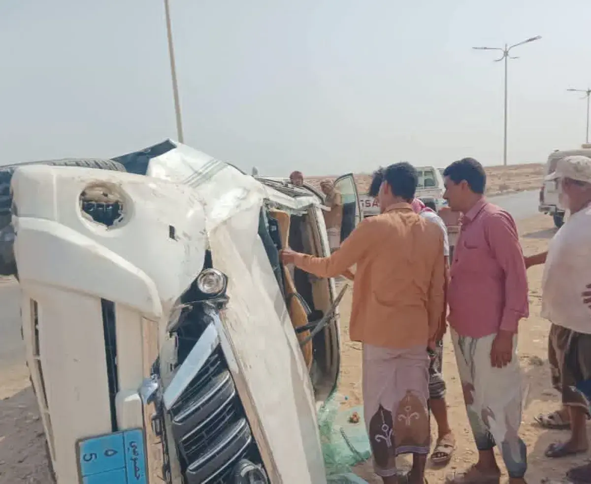 وفاة مواطن في حادث مروري على طريق الشحر - الضبة بحضرموت