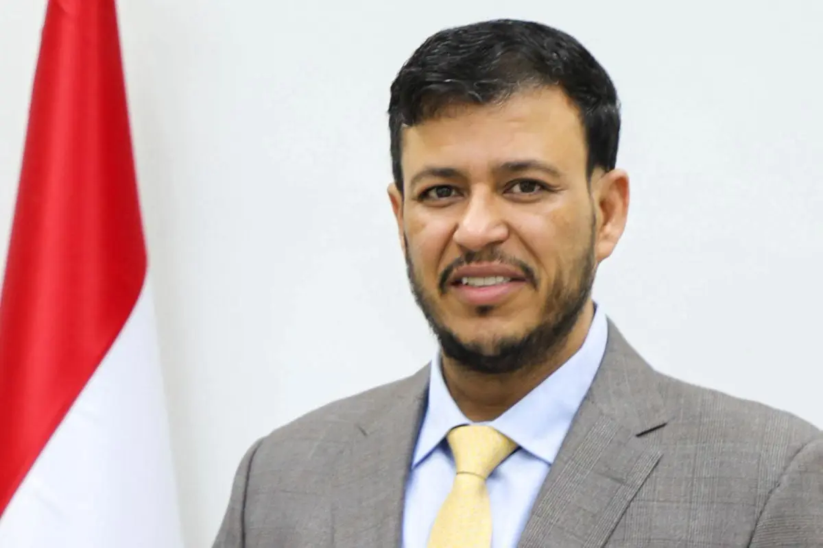 عضو مجلس القيادة الرئاسي الدكتور عبدالله العليمي: استهداف الحوثيين للملاحة الدولية تصعيد خطير ووحدة الدولة تُفشل رهانات الانقلاب 