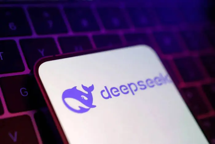ديب سيك تطلق في 4-فلاش بتكلفة أقل 100 مرة من منافس...