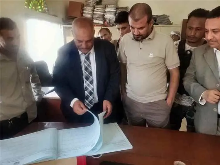 رئيس محكمة استئناف الضالع يتفقد سير العمل في محكمة قعطبة الابتدائية