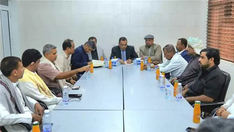 الوزير السقطري يناقش في المهرة مع ممثلي القطاع السمكي الخاص فرص الاستثمار وتطوير القطاع