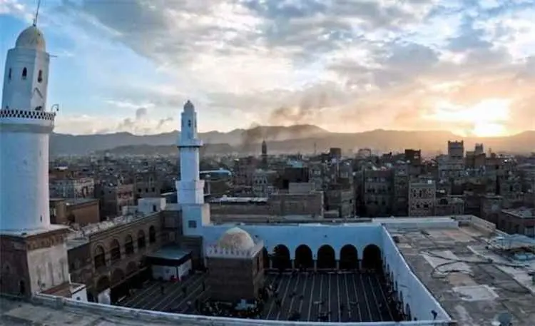 مخطط حو.ثي يهدد تراث صنعاء القديمة وتحذيرات من فقد...