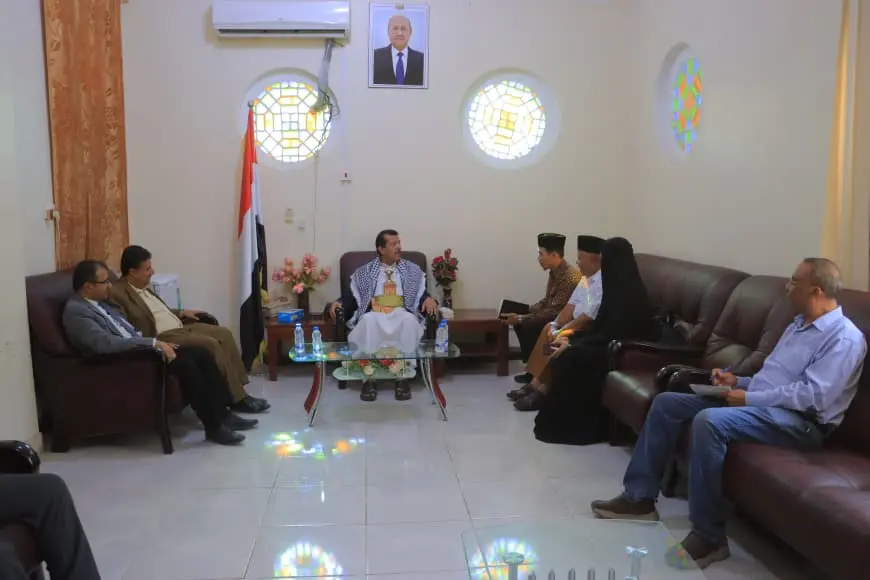 وكيل مأرب يبحث مع جمعية رحمانية الإندونيسية تعزيز الشراكة الإنسانية