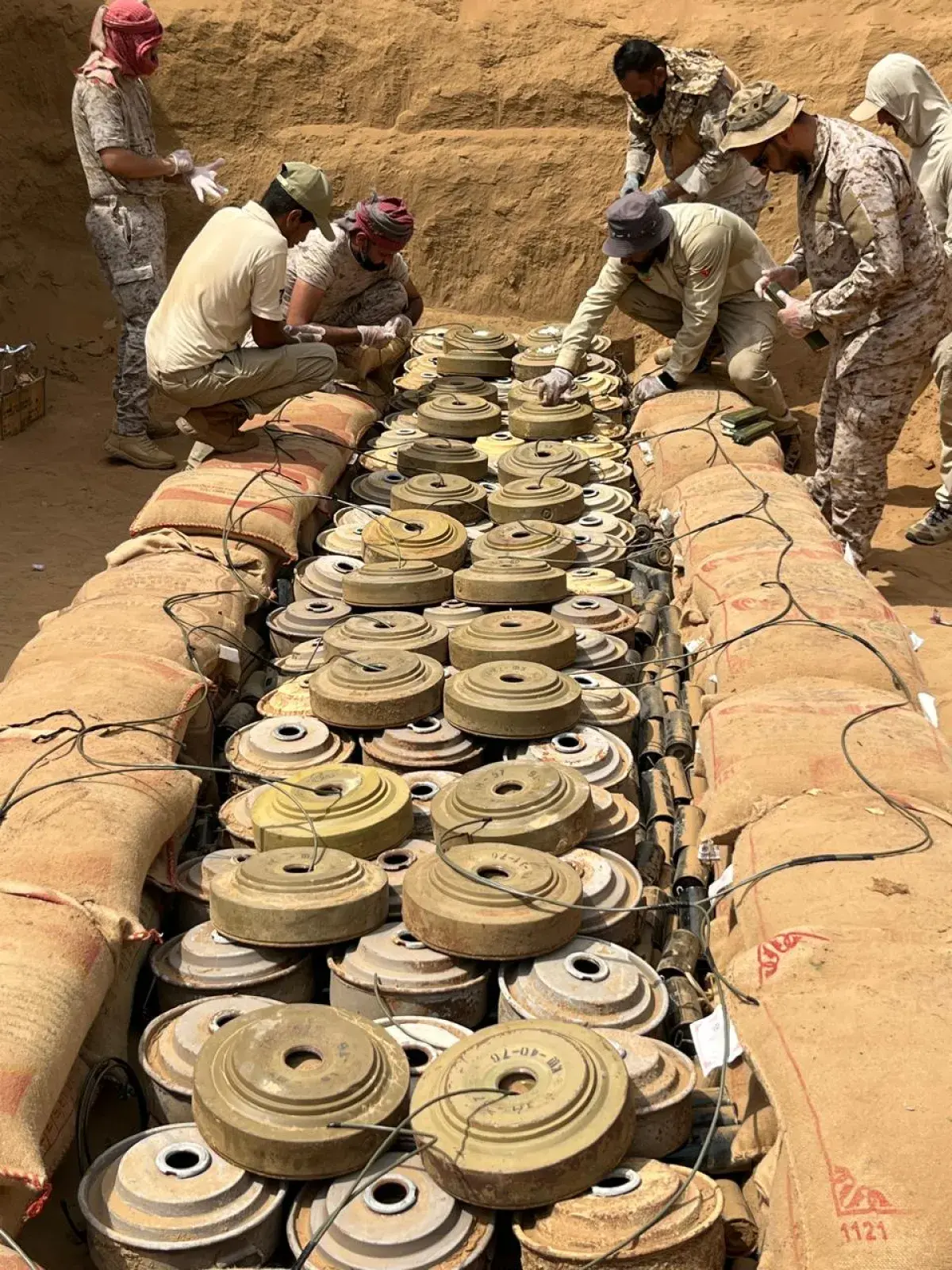 مشروع "مسام" يتلف 4141 لغماً ومخلفاً حربياً في مدي...