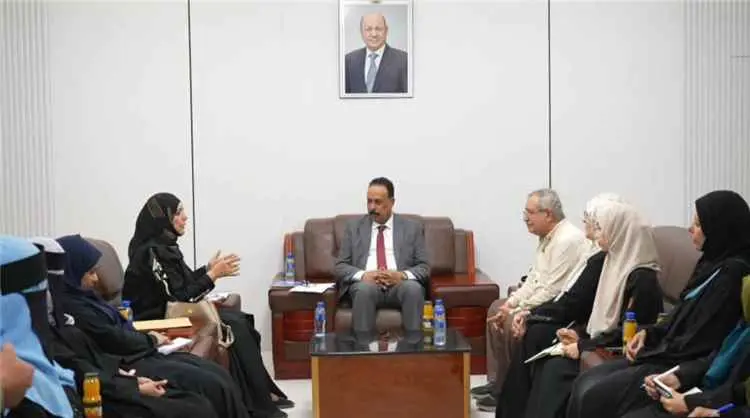 وزير الأشغال يناقش مع رئيسة اللجنة الوطنية للمرأة...