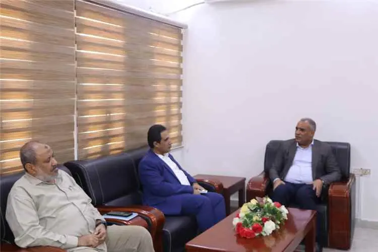 وزير التربية العبادي يناقش مع الصندوق الاجتماعي لل...