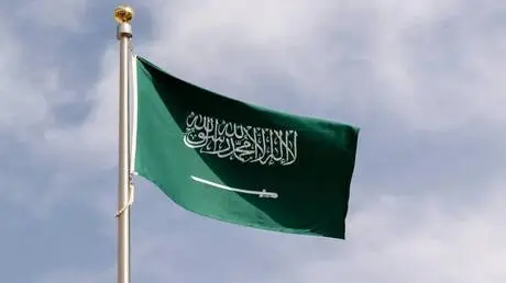 مصدر سعودي مسؤول: هناك تنسيق بين الحوثيين والميليش...