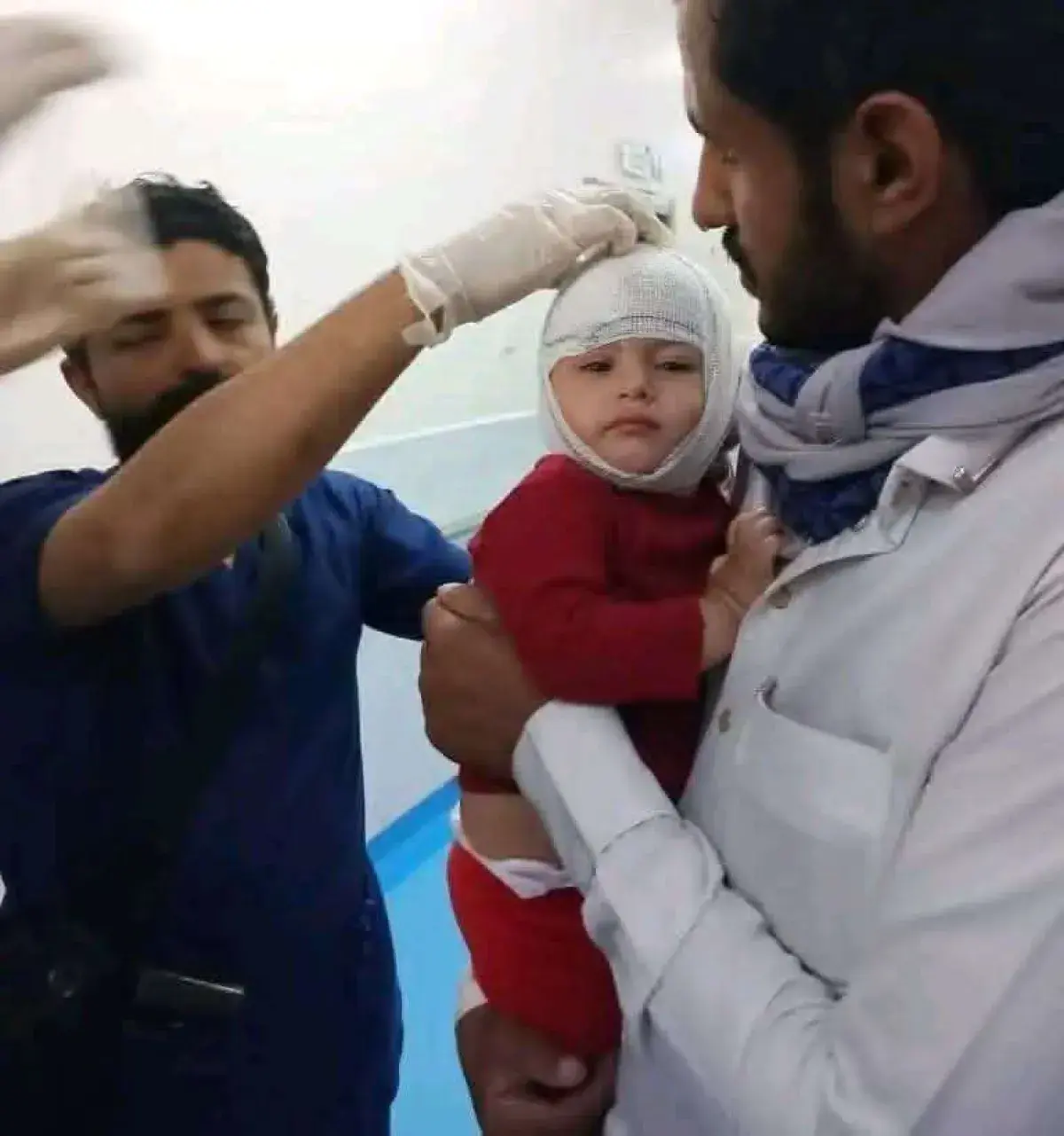 هجوم حوثي بالصواريخ على مخيمات نازحين في مأرب وخسا...