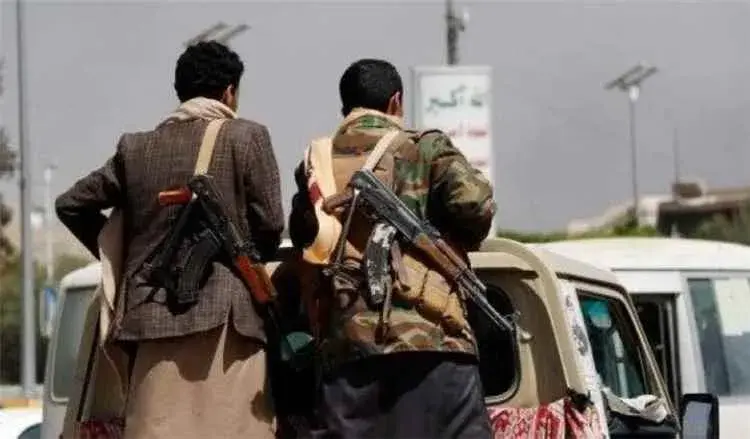 مليشيا الحوثي تختطف مريضًا من داخل مستشفى الملكة أ...