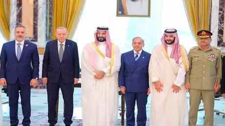 سفير أمريكي سابق يكشف لـ "CNN" الأسباب الكامنة ورا...