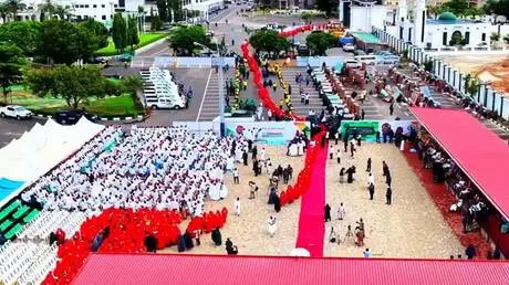 نيجيريا.. حفل زفاف جماعي ضخم يشهد عقد قران 1500 من...