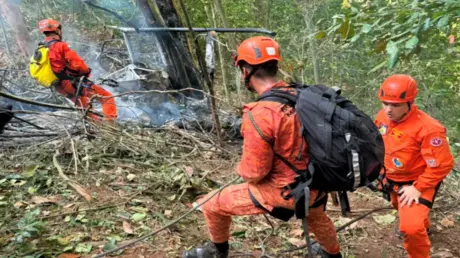 البرازيل.. مقتل 4 أشخاص جراء تحطم مروحية سياحية في...