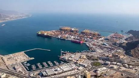 الإمارات.. ميناء خورفكان يستعد لاستقبال أكبر شحنة...