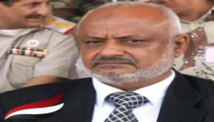 قصف حوثي بصاروخ باليستي يستهدف منزل محافظ الحديدة