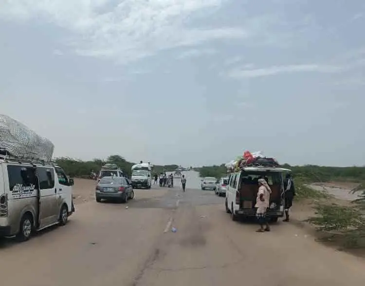 سيول جارفة بأحور تقطع الشريان الحيوي بين حضرموت وع...