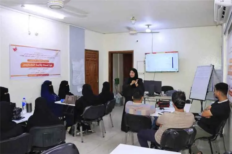 اختتام دورة تدريبية في عدن حول إعداد وكتابة التقارير