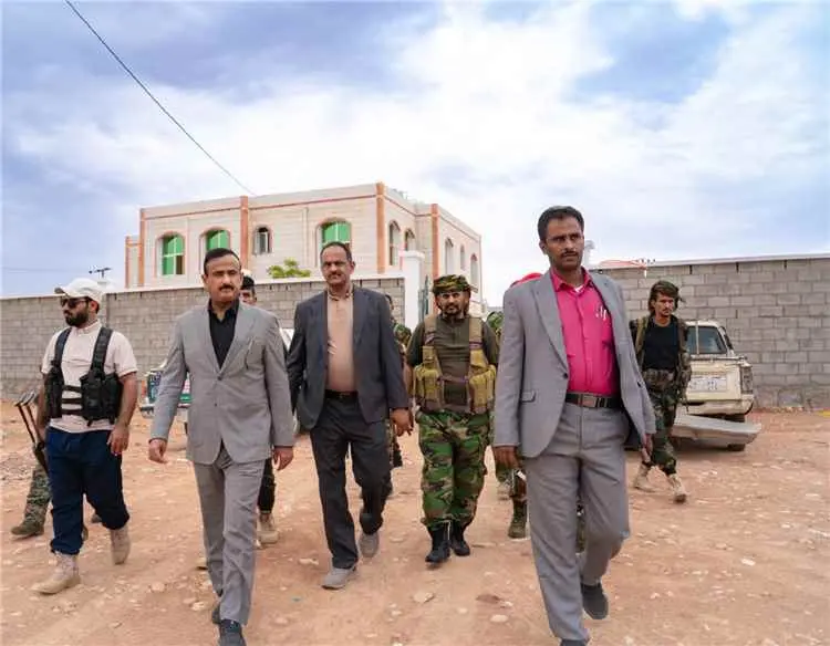 محافظ شبوة يشيد بالأعمال المنحققة في مشروعات إعادة تأهيل مبنى الإدارة المحلية والمرافق التابعة لها