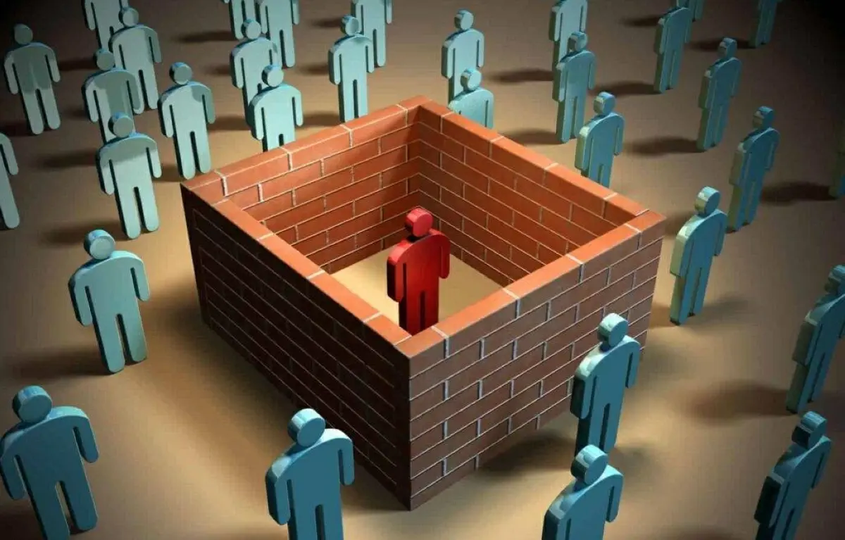 الوحدة تضر بالصحة النفسية أكثر من العزلة الاجتماعية