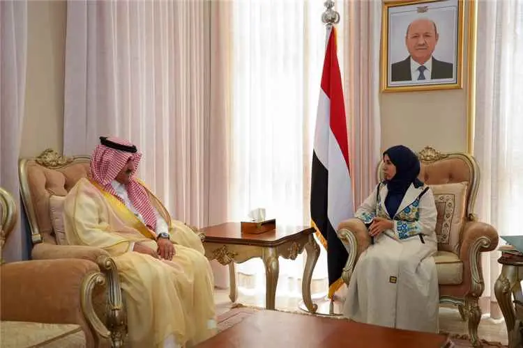 وزيرة الخارجية تبحث مع السفير السعودي مستجدات الأو...