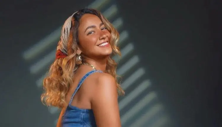 هند عبد الحليم تخوض تجربة غنائية جديدة بالفصحى وتطرح فيديو كليب «مَن أنا»