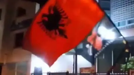مظاهرة أمام السفارة الأوكرانية في ألبانيا بسبب عدم...