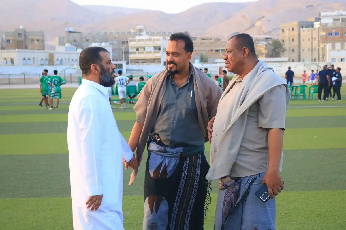 مدير عام مكتب الشباب والرياضة بساحل حضرموت يتفقد ا...