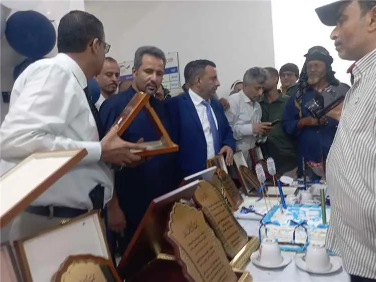 بتكلفة 160 ألف دولار.. محافظ لحج يفتتح المركز الصحي في قرية البيطرة بمديرية تبن