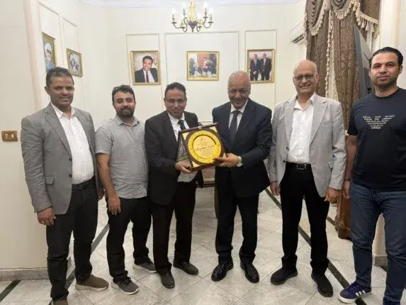 وفد أبناء الجالية اليمنية في الخارج تكرم النائب المصري مصطفى بكري