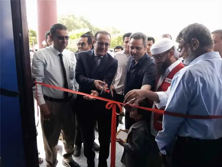 وزير الصحة ومحافظ لحج يفتتحان ثلاثة مشاريع صحية بالمحافظة