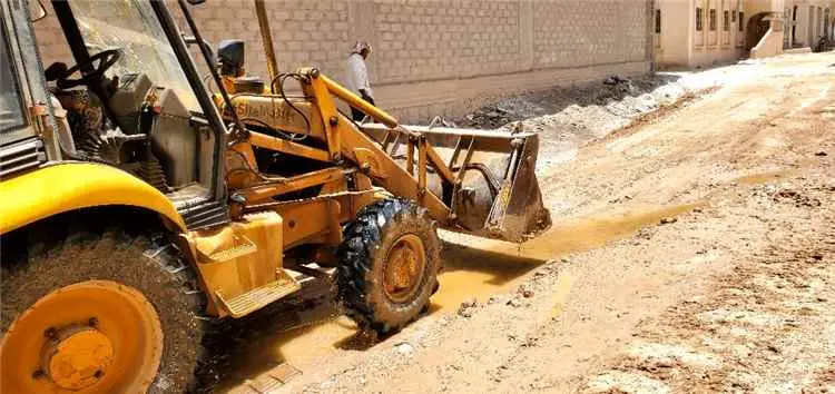 مكتب الأشغال العامة والطرق بمديرية القطن ينفذ أعما...
