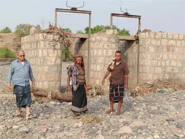 مدير عام تبن يتفقد قناة الأحسان بوادي صغير لبحث اح...