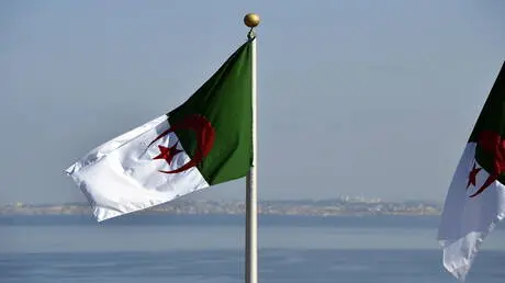 الجزائر.. عزل مسؤول محلي من منصبه بعد اقتباسه عبار...
