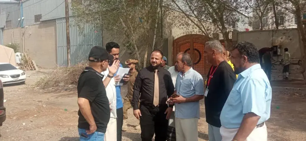 اليزيدي يتابع ميدانياً إزالة العوائق وتسريع أعمال...