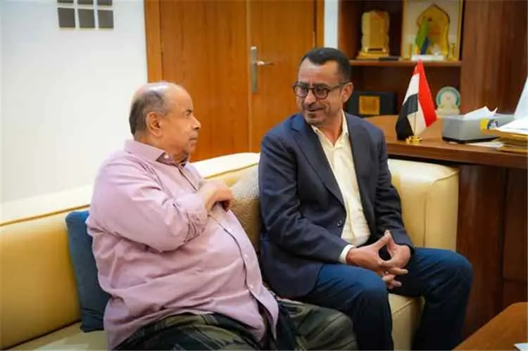 الخنبشي يطّلع على مشروع تأثيث وتجهيز كليتي المجتمع...
