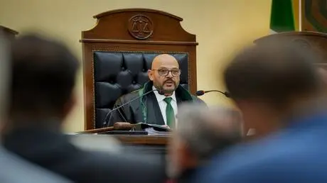 أحكام الإعدام بحق بشار الأسد وعاطف نجيب تشعل الاحت...