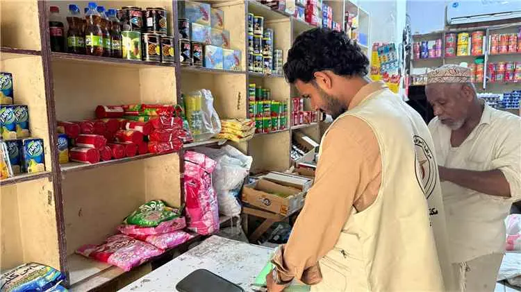 حملات رقابية متواصلة لأسواق الشرج والديس بالمكلا