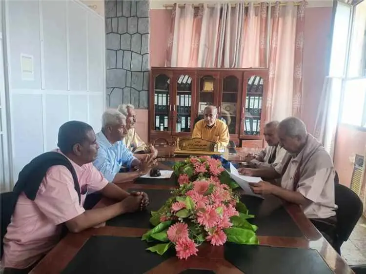 مدير عام زنجبار يرأس الاجتماع الدوري للهيئة الإدار...